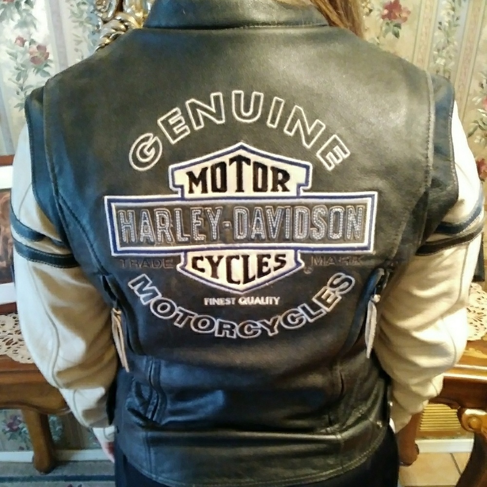 Ladies Harley Davidson destressed leather riding j